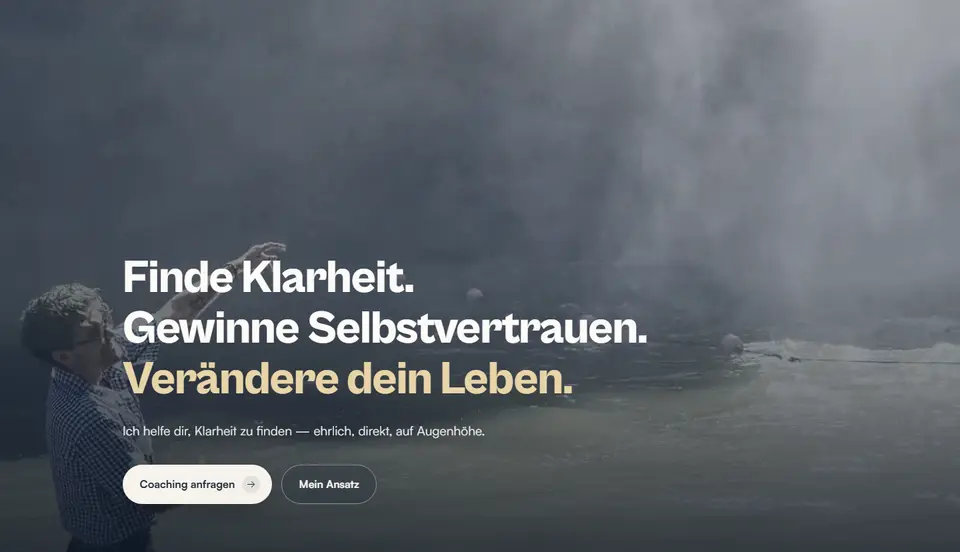 Startseite von moritzdenninger.com am Rechner